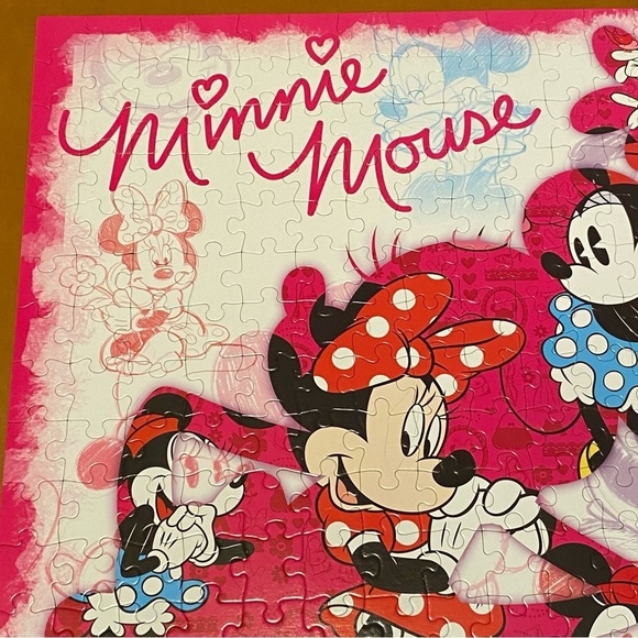 MEGA Puzzles Disney Expressions Minnie Forever 300 Piece Puzzle - Picture 7 of 10